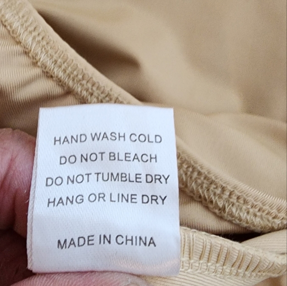 ET CLET BODYSUIT IN TAN CREW NECK WITH SHOULDER PADS NWOT SIZE MEDIUM - Picture 5 of 12